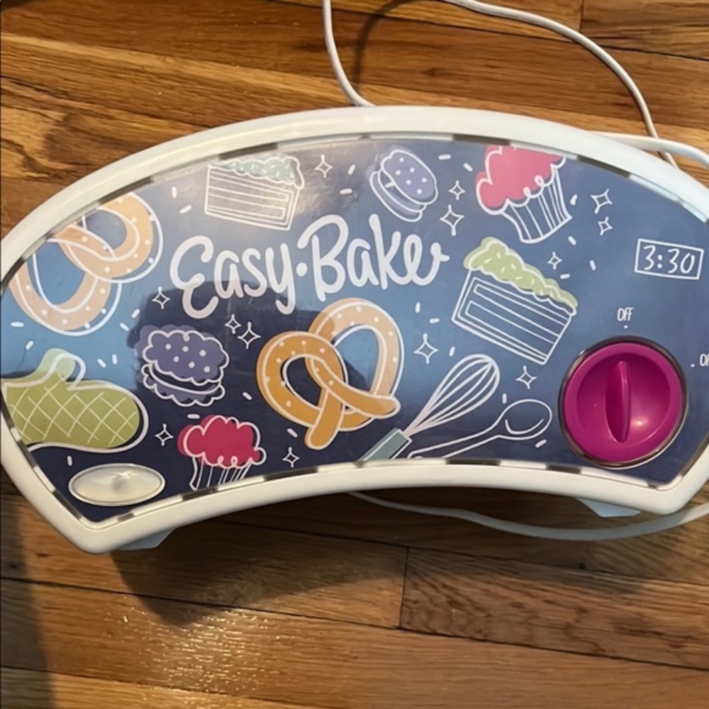Easy-Bake Oven with Fun Graphics